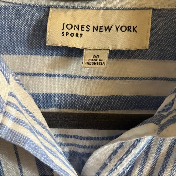 Jones New York Women’s Button down Collared Shirt Size Medium Blue/white VGUC - Picture 2 of 12